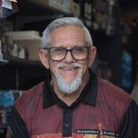 Robin Peck's Instagram, Twitter & Facebook