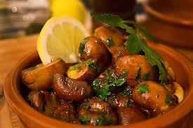 Tapas Gebratene Champignons Mit Knoblauch Rezept Vegetarische Tapas Tapas Tapas Essen