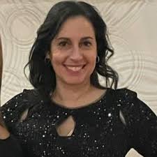 Cari Welsh's Instagram, Twitter & Facebook