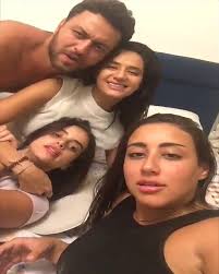 فيديوهات بنت نهى العمروسي حفلات جنس وسحاق - الفن والجمال