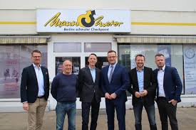 Bundesgesundheitsminister jens spahn hat es sich zur hauptaufgabe gemacht, den personalnotstand in der pflege zu verbessern. Jeder Mann Der Bei Mann O Meter Abgewiesen Wird Ist Einer Zu Viel Jens Spahn Zu Gast In Tempelhof Schoneberg Bei Berlins Schwulem Checkpoint Dr Jan Marco Luczak
