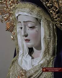 Actualidad • Nuestra #Señora de los #Dolores, antigua titular de nuestra  #Hermandad y dolorosa de nuestra #Parroquia luce ataviada bajo la impecable  labor de su vestidor D. Álvaro Abril Vela para la