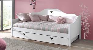 Bei einem system lässt sich unter der eigentlichen matratze ein weiteres polster herausziehen. Sofa Ausziehbett Weiss Im Landhausstil Mit 2 Schlafplatzen Asami