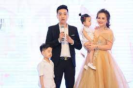 Chị cả thu huệ dịu dàng, điềm đạm. Ow2uexpxppry3m