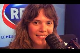 Son single, son nouvel album, le rôle de son père dans The Voice :  découvrez l'interview de Vanille pour RFM.fr