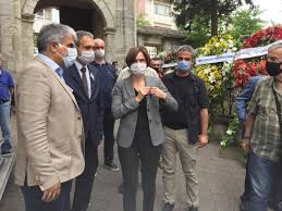 Eylemlerin hakikaten deniz gezmiş'i sevenler tarafından mı yapıldığı da hiç açığa çıkmadı. Deniz Gezmis In Kardesi Hamdi Gezmis Son Yolculuguna Ugurlandi Independent Turkce