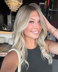 Blonde dreams 💤 #chicago #chicagocolorist #chicagohairsalon  #blondespecialist #blondeinspo