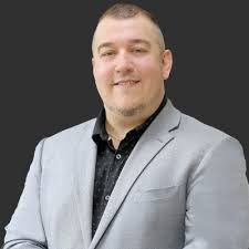 My friends call me the “golden loser.” I fail so much that it's become my  literal trademark with the people who know me best. I love failing. It's  the best way to