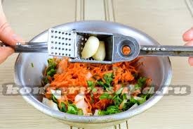 Kimchi boleh dimakan bersama nasi panas, maggi kari, nasi goreng tunggu apalagi, anda yang menggemari kimchi boleh mengikuti resepi di bawah ini. Makanan Korea Kimchi Timun Sederhana Dan Lazat