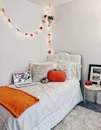 Fall decor ideas housewife eclectic. 20 Charming Diy Dorm Room Decorating Ideas On A Budget Fall Bedroom Fall Room Decor Autumn Room