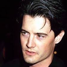 All I want for Christmas is young Kyle MacLachlan circa early 1990s…. 🙏🏻  🎅🏻 🙏🏻 🎅🏻 🙏🏻 🎅🏻 Santa, I've been a good girl all year… I swear. 🎄  . . .