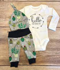 Classic baby boy coming home outfit. 25 Sticken Lernen Fur Anfanger Das Ebook Sticken Stickenlernen Newborn Outfit Baby Clothes Country Coming Home Outfit