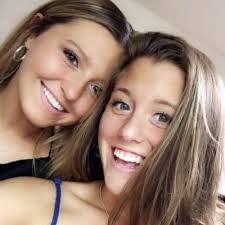 Phoebe Proctor's Instagram, Twitter & Facebook