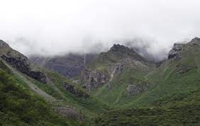 Minshan Mountains Are A Mountain Range In Western China Which Runs Through The Northern Part Of Sichuan Province And South China Image Gansu Altitude Sickness