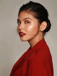 Traznitii, carcotasii, mama mea gateste mai bine, schimb de mame. Gma Programs And Personalities Feted Malaya Business Insight