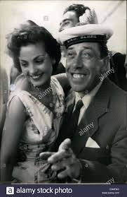 Download This Stock Image May 08 1956 Fernandel And Carmen Sevilla At A Cocktail Party E0mr4d From Alamy S Library Of M Photo Cocktail Party Stock Photos