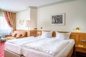 Hundehaare vom vormieter im zimmer, macht auch spass, warum werden diese viecher in s. Hotelzimmer Friedrichshafen Hotel Krone