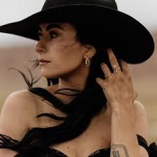 Morgan Hardy (@morganhardy__)