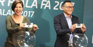 Piala fa 2016 akan memulakan sepak mula terlebih awal berbanding saingan liga super dan liga perdana. Piala Fa Sarawak Fa Miliki Peluang Cerah Ke Separuh Akhir Sarawakcrocs Com