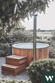 Garteninspiration Von Welvaere Hot Tub Und Sauna Wellness In 2020 Badezuber Hot Sauna Wellness