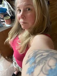 So much for pookie boo boo not going live anymore. She can't resist the  attention. Also, hey girl hey. We heard you mention how “you know you dont  look presentable today” and