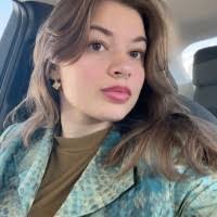 Sara Vandergriff's Instagram, Twitter & Facebook