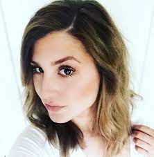 Postpartum Hair Loss The Mom Haircut Maternity League Postpartum Hair Loss Mom Haircuts Mom Hairstyles