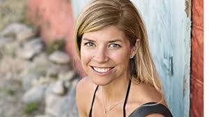 Alissa Everett's Instagram, Twitter & Facebook