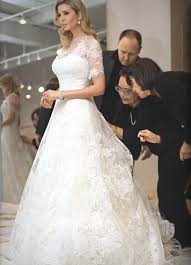 Resultado de imagem para vestido de noiva das famosas