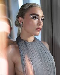 GLAMOUR: Florence Pugh just made 'robot eyeliner' a thing