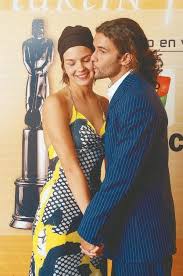 Pese a las críticas que cosechó por su interpretación de crimen de gustavo cerati que le valió el repudio de los fans del músico, ahora fue por más y compartió una nueva versión de ahora te podés marchar. Marcela Kloosterboer Recordo Su Romance Con Mariano Martinez No Era Facil Porque Revista Paparazzi