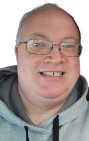 David Antle's Instagram, Twitter & Facebook