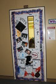 Teachers At Crockett Jr High Held A College Door Decorating Contest Teachers Were Asked To Door Decorations College Door Decorations Door Decorating Contest