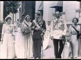 Ediţia din 10 iunie 2017 a emisiunii ora regelui, de pe tvr1, a fost dedicată celui mai longeviv cuplu regal din istoria româniei. Regele Mihai I Si Regina Ana Au SÄrbÄtorit Nunta De Safir Youtube