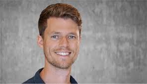 Greg Hight's Instagram, Twitter & Facebook