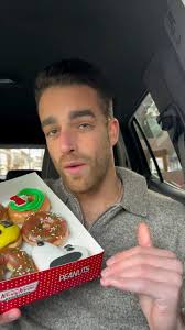 Krispy Kreme x Peanuts collection review #krispykreme #doughnuts #peanuts  #snoopy #charliebrown #eating #foodreview #mukbang