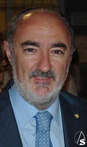 Juan José Morillas formaliza su candidatura en la Macarena