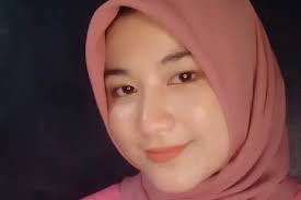 Berparas Cantik Jelita, Ini Profil Reikhansa Aghniya Putih Abu-Abu