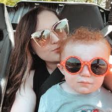 Barb Ls's Instagram, Twitter & Facebook