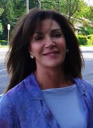 Hilary Warner's Instagram, Twitter & Facebook