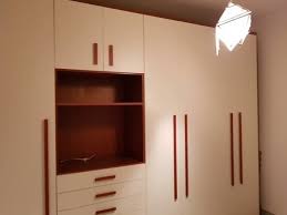 Pannello:truciolare, cartone a nido d'ape (100% riciclato), fibra di legno, lamina di carta, bordo in plastica. Come Verniciare Un Mobile Senza Sverniciare I Segreti Degli Host