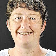 Julie Coward's Instagram, Twitter & Facebook