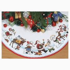 A Merry Parade Tree Skirt