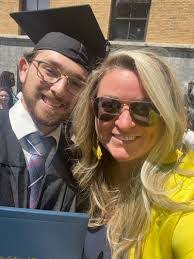 Holly Brantley's Instagram, Twitter & Facebook