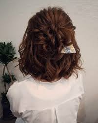 ショートボブも結婚式のヘアアレンジは華やかにショートボブ特集