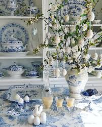 Ei Ei Ei Ostern Endlich Ist Der Himmel Strahlend Blau Und Die Sonnenstrahlen Erheitern Die Welt F Table Decorations Home Decor Porcelain Flowers