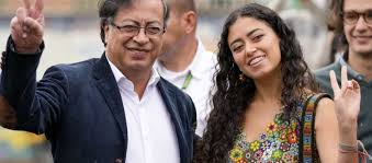 Ataque brutal contra mi hija tiene una razón: jamás la verán recibiendo una coima": Gustavo Petro - impactonews.co