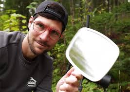 7 Fun Macro Photography Hacks in Just 90 Seconds (VIDEO)