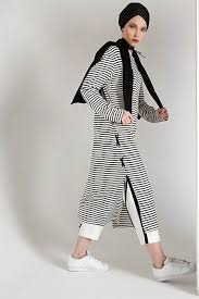Muni Muni Tunik Modelleri Tesettur Giyim Modelleri Tesettur Katalog Moda Moda Trendleri Moda Stilleri