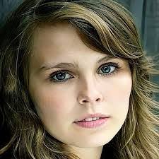 Carrie Hackman's Instagram, Twitter & Facebook